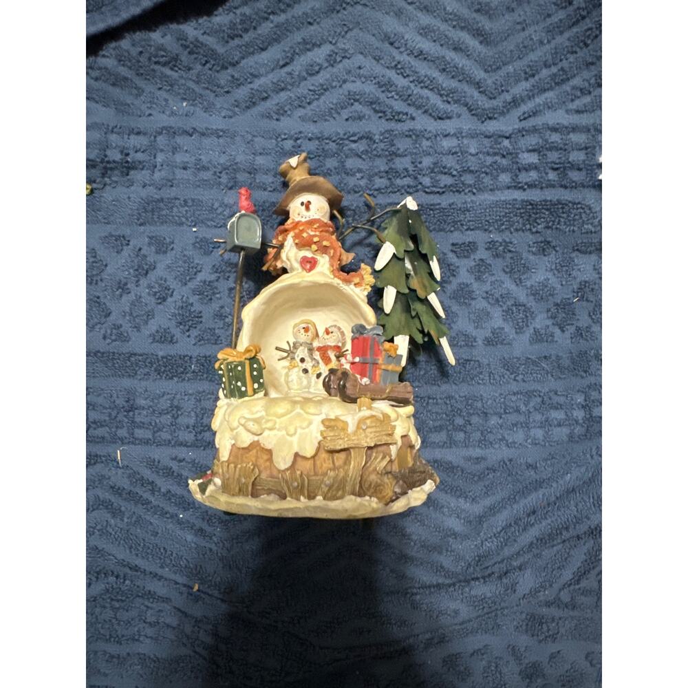 Resin music box‎ Snowman, tree with snowman scene plays Jingle Bells